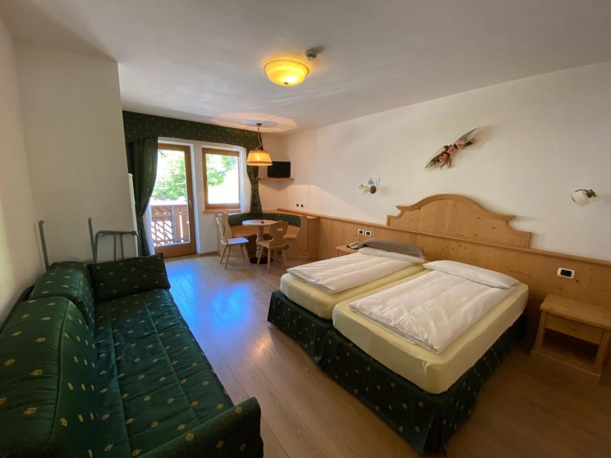 Hotel Camoscio Рокка-Пьеторе Экстерьер фото