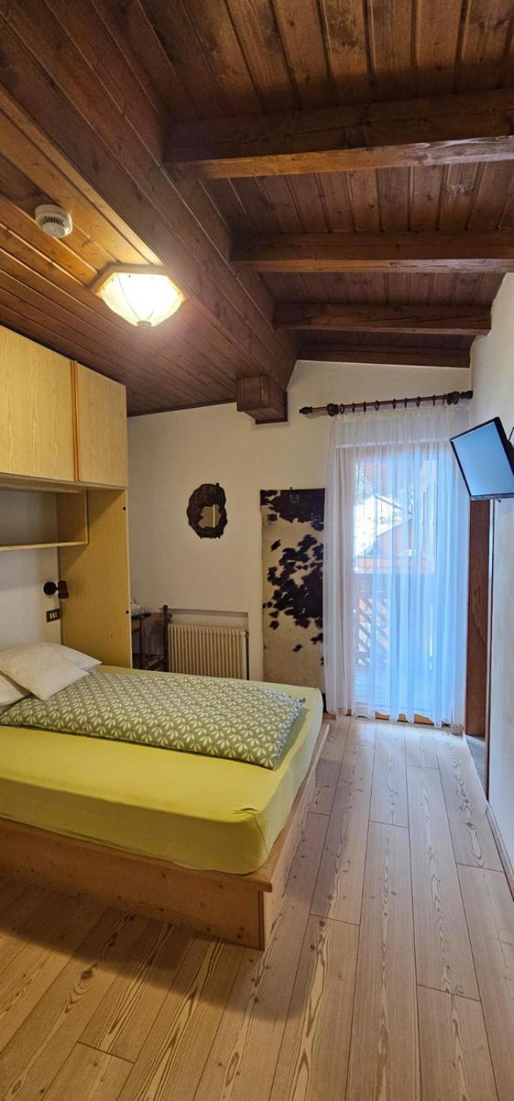 Hotel Camoscio Рокка-Пьеторе Экстерьер фото