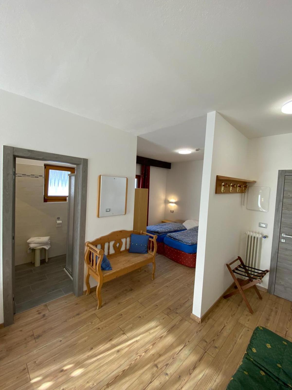 Hotel Camoscio Рокка-Пьеторе Экстерьер фото