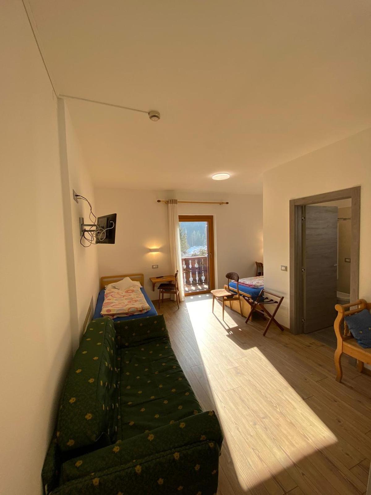 Hotel Camoscio Рокка-Пьеторе Экстерьер фото