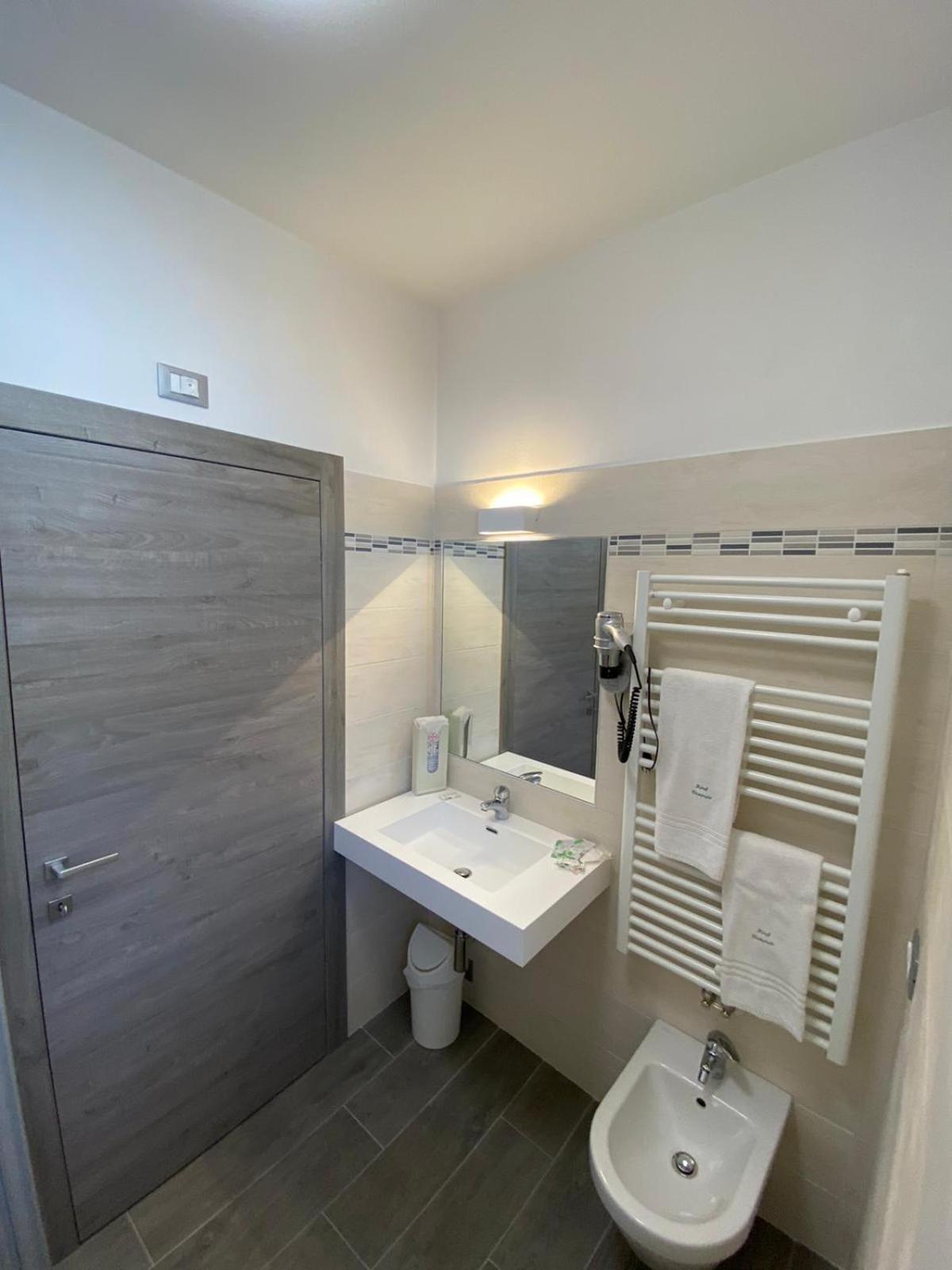 Hotel Camoscio Рокка-Пьеторе Экстерьер фото